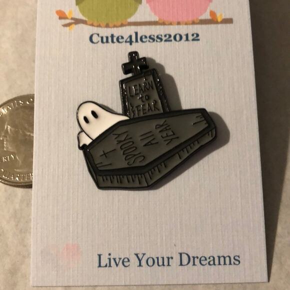 Learn Fear Spooky All Year Halloween Pin Brooch - Picture 1 of 2